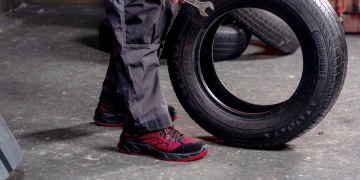 How to Choose Work Shoes for the Oil Industry in the UAE: Everything You Need to Know